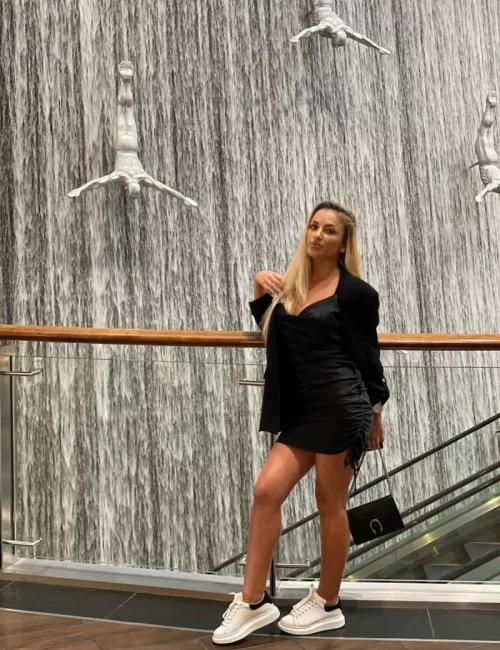Gralie photo 5, european, slim, brunette, 160 cm, 61 kg, Large bust, Hong Kong
