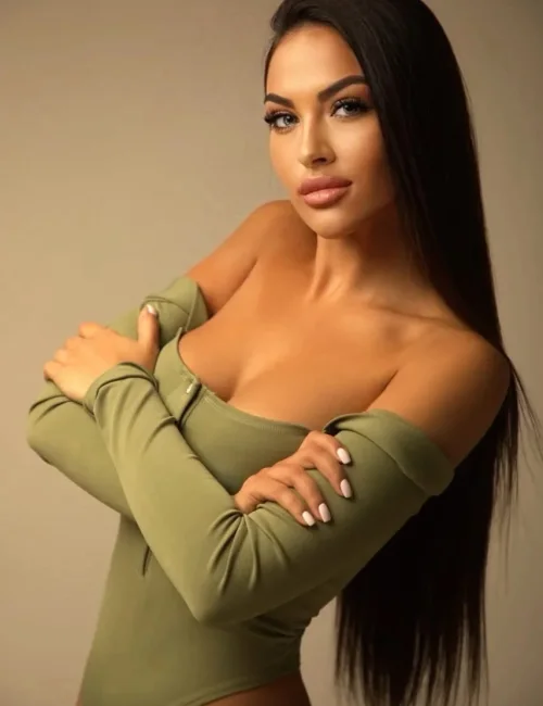 Darlene photo 5, european, slim, brunette, 170 cm, 54 kg, Small bust, Hong Kong