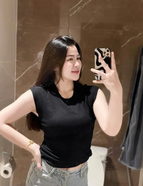 Vania photo 3, asian, petite, black hair, 160 cm, 52 kg, Medium bust, Hong Kong