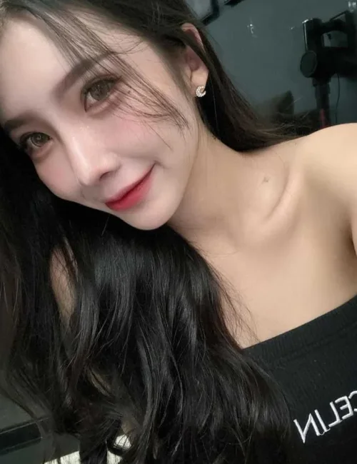 Camila photo 2, asian, slim, black hair, 166 cm, 49 kg, Medium bust, Hong Kong