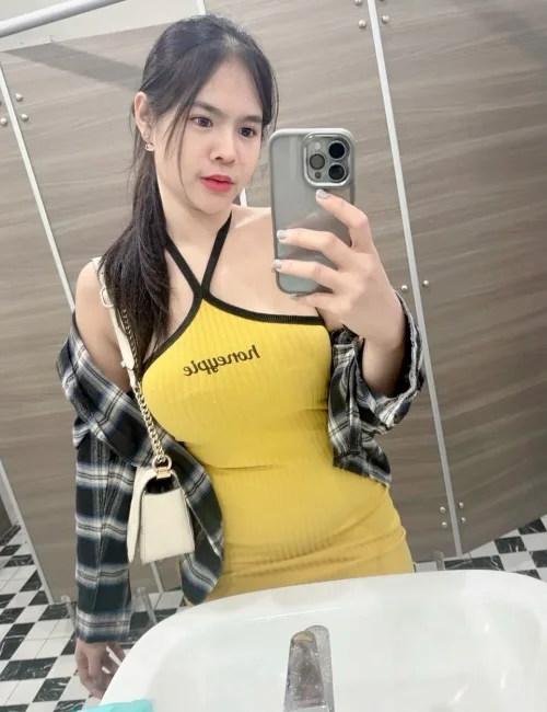 Cicilia photo 2, asian, petite, black hair, 155 cm, 48 kg, Small bust, Hong Kong