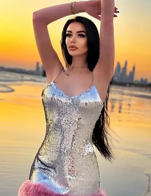 Cate photo 2, european, slim, black hair, 170 cm, 50 kg, Medium bust, Hong Kong