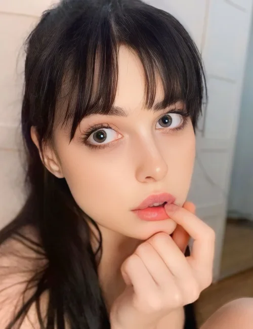Missy photo 4, european, slim, black hair, 167 cm, 52 kg, Small bust, Hong Kong