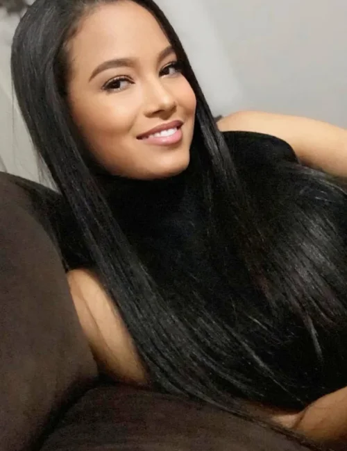 Roanna photo 1, latino, average, black hair, 173 cm, 57 kg, Small bust, Hong Kong