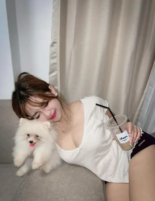 Jeenaa photo 5, asian, slim, brunette, 168 cm, 52 kg, Medium bust, Hong Kong