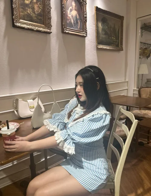 Karien photo 2, asian, slim, black hair, 163 cm, 50 kg, Small bust, Hong Kong
