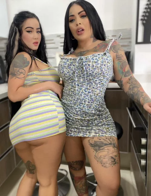 Naya and Una photo 3, indian, curvy, brunette, 147 cm, 47 kg, Large bust, Hong Kong