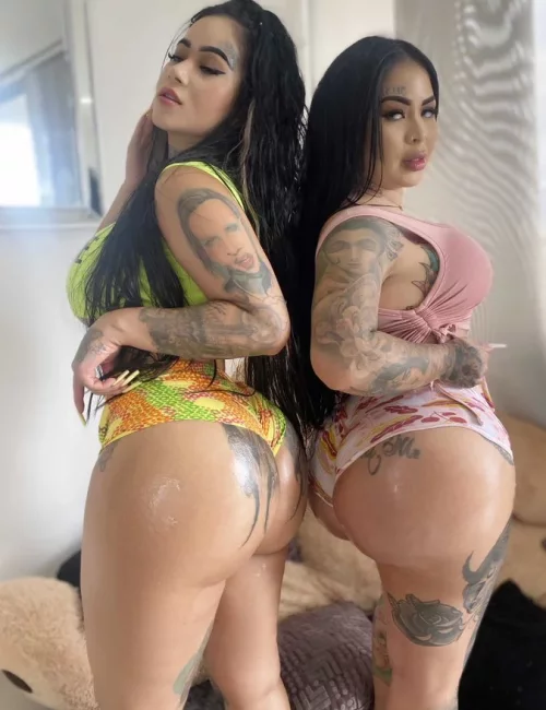 Naya and Una photo 7, indian, curvy, brunette, 147 cm, 47 kg, Large bust, Hong Kong