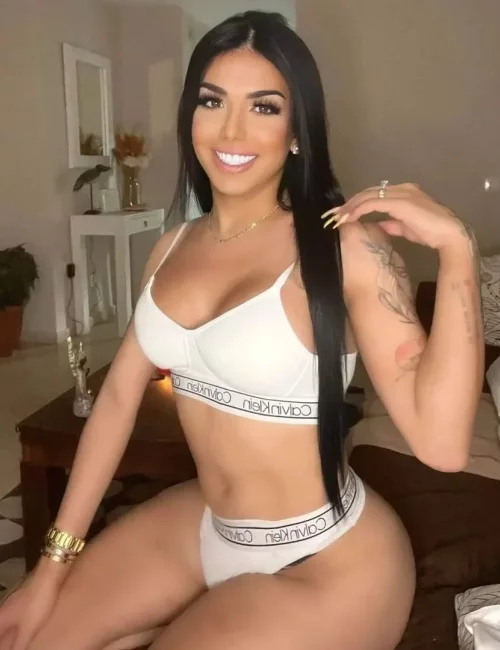 Agataia photo 4, european, average, black hair, 172 cm, 56 kg, Large bust, Hong Kong
