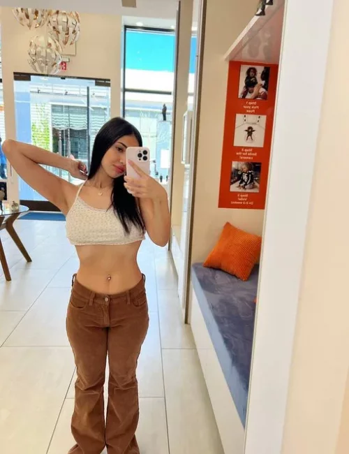 Alola photo 4, european, slim, brunette, 158 cm, 58 kg, Large bust, Hong Kong