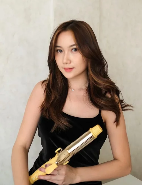Anta photo 10, indian, slim, brunette, 166 cm, 47 kg, Small bust, Hong Kong