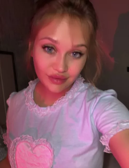 Belersa photo 3, slavic, slim, blonde hair, 166 cm, 60 kg, Large bust, Hong Kong