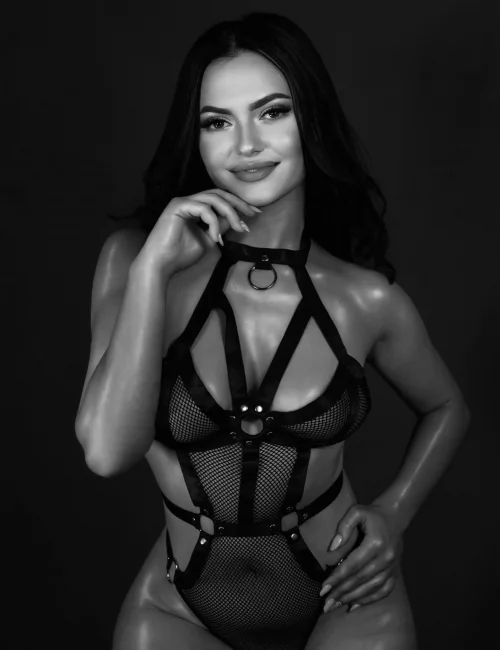 Belolie photo 4, european, slim, black hair, 160 cm, 50 kg, Large bust, Hong Kong