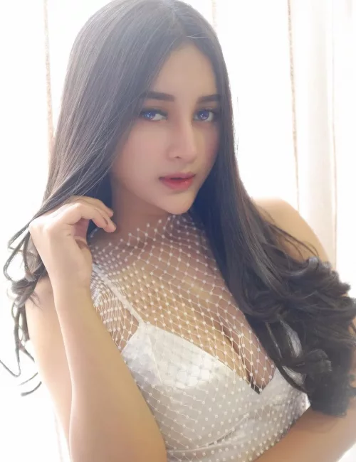 Brinie photo 2, slavic, average, black hair, 159 cm, 46 kg, Medium bust, Hong Kong