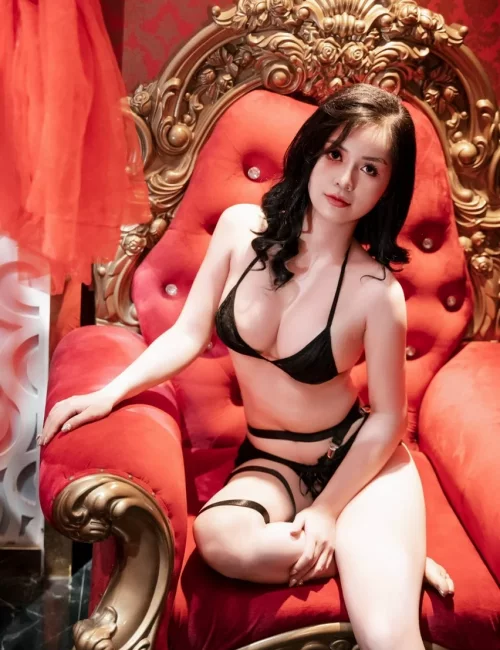 Bry photo 2, slavic, curvy, black hair, 167 cm, 51 kg, Large bust, Hong Kong
