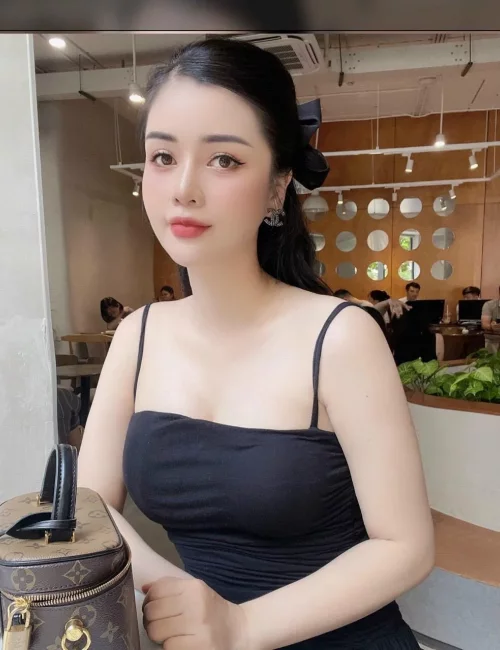 Bry photo 8, slavic, curvy, black hair, 167 cm, 51 kg, Large bust, Hong Kong