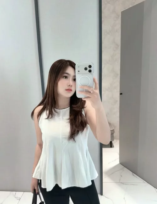 Caa photo 7, asian, slim, black hair, 167 cm, 50 kg, Medium bust, Hong Kong