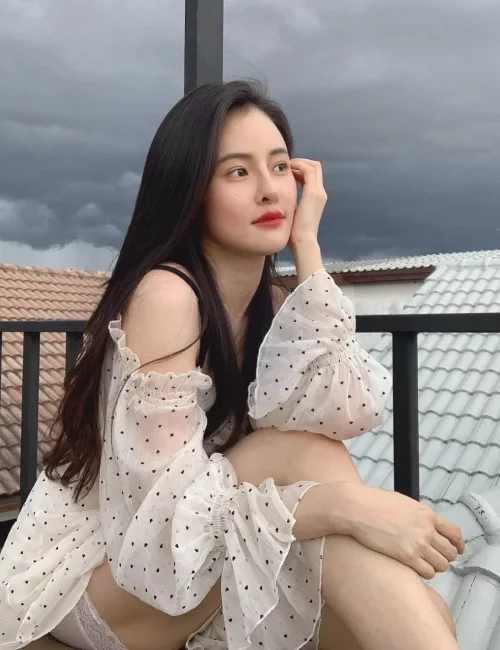 Caiana photo 2, asian, slim, black hair, 162 cm, 51 kg, Large bust, Hong Kong