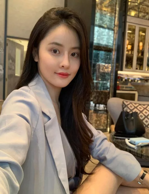Caiana photo 3, asian, slim, black hair, 162 cm, 51 kg, Large bust, Hong Kong