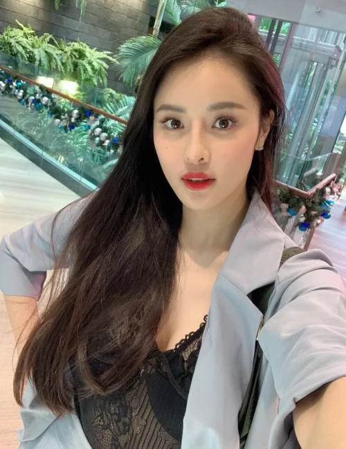 Caiana photo 6, asian, slim, black hair, 162 cm, 51 kg, Large bust, Hong Kong