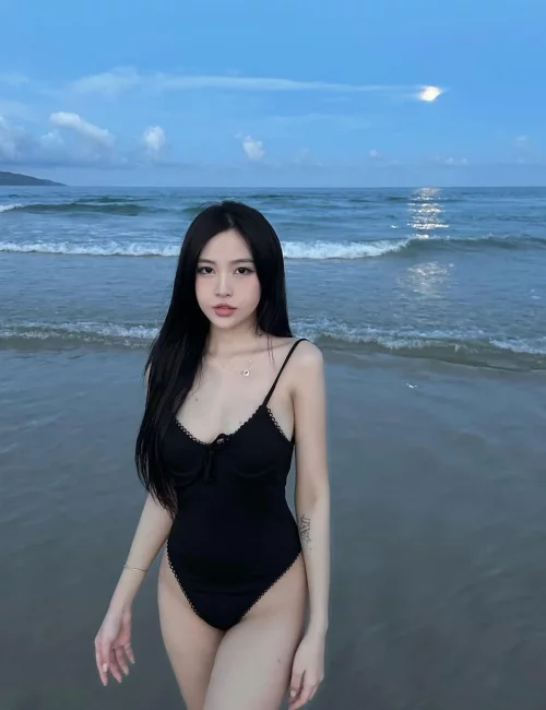 Candyia photo 3, latino, slim, black hair, 169 cm, 50 kg, Large bust, Hong Kong