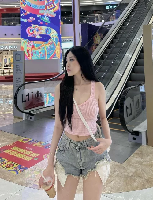 Candyia photo 7, latino, slim, black hair, 169 cm, 50 kg, Large bust, Hong Kong