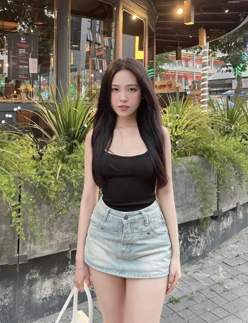Candyia photo 8, latino, slim, black hair, 169 cm, 50 kg, Large bust, Hong Kong