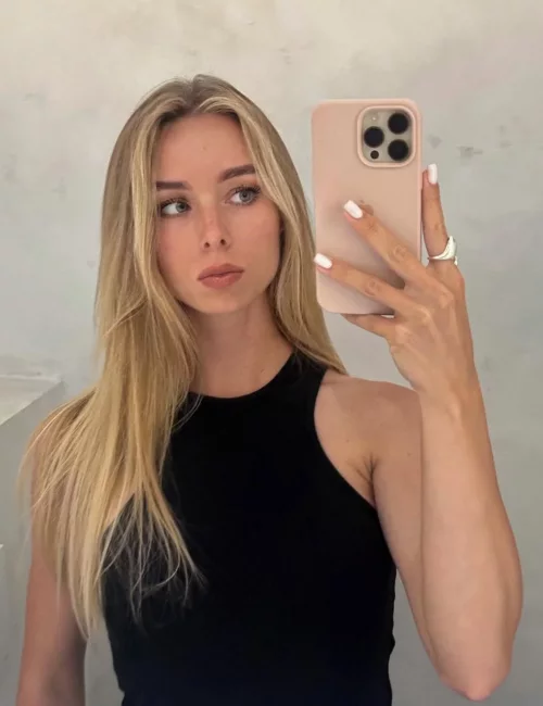 Chirka photo 2, european, slim, blonde hair, 168 cm, 53 kg, Medium bust, Hong Kong