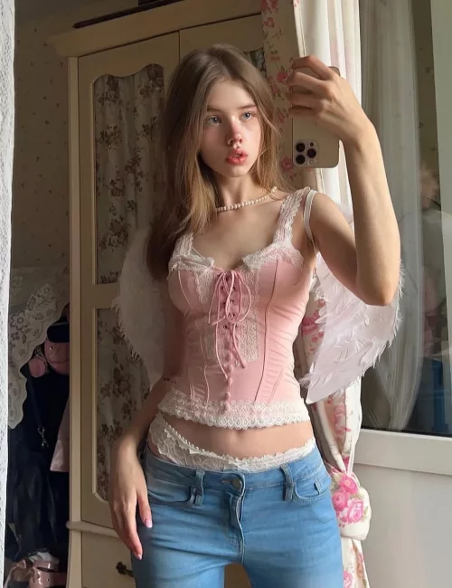 Deolta photo 2, european, slim, brunette, 171 cm, 52 kg, Medium bust, Hong Kong
