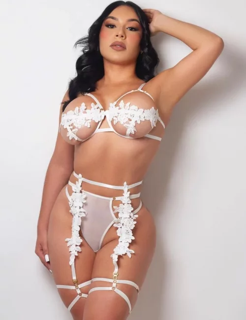 Dera photo 10, asian, average, black hair, 167 cm, 55 kg, Large bust, Hong Kong