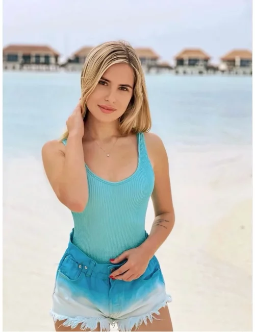 Deta photo 1, latino, slim, blonde hair, 163 cm, 50 kg, Medium bust, Hong Kong