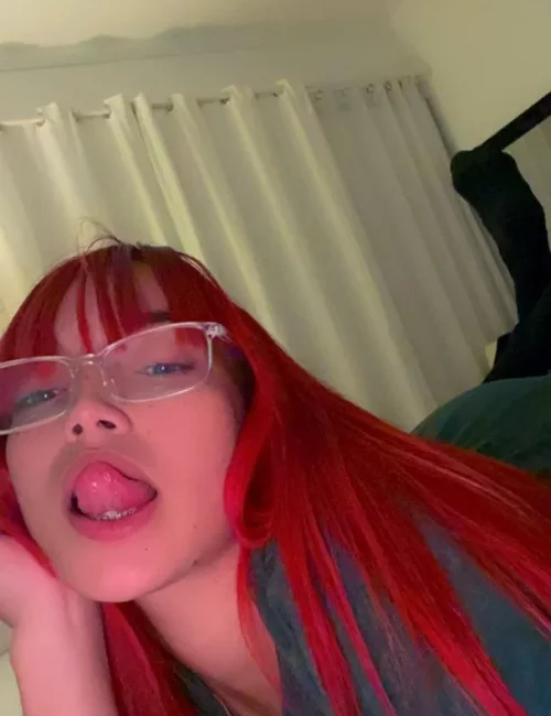 Dielen photo 2, european, average, red hair, 165 cm, 65 kg, Large bust, Hong Kong
