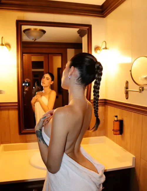 Dierly photo 8, latino, average, black hair, 162 cm, 45 kg, Medium bust, Hong Kong
