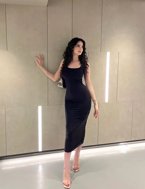 Diinen photo 3, slavic, slim, black hair, 165 cm, 52 kg, Medium bust, Hong Kong