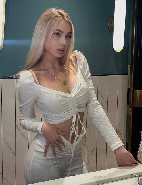 Diorka photo 5, slavic, slim, blonde hair, 170 cm, 50 kg, Large bust, Hong Kong
