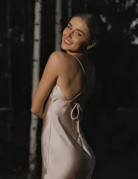 Ella Lina photo 1, slavic, slim, blonde hair, 168 cm, 50 kg, Medium bust, Hong Kong