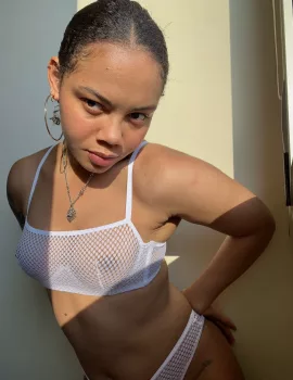 Esalra, 27