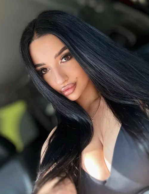 Esiona photo 7, slavic, slim, black hair, 165 cm, 52 kg, Medium bust, Hong Kong