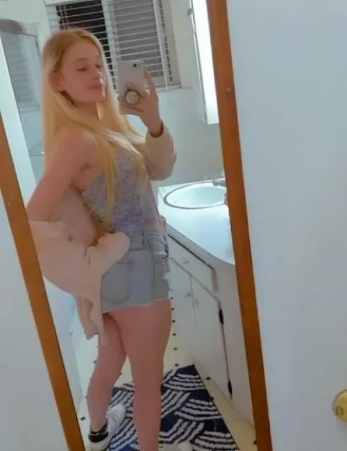 Fely photo 1, european, curvy, blonde hair, 160 cm, 56 kg, Large bust, Hong Kong