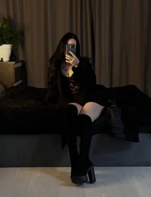 Feoren photo 1, slavic, average, black hair, 165 cm, 56 kg, Medium bust, Hong Kong