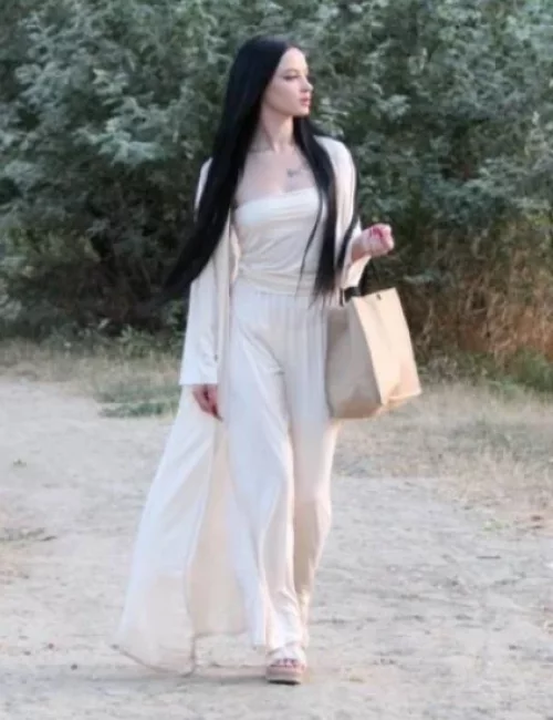 Feoren photo 2, slavic, average, black hair, 165 cm, 56 kg, Medium bust, Hong Kong