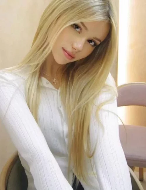 Fiary photo 2, slavic, slim, blonde hair, 165 cm, 49 kg, Small bust, Hong Kong
