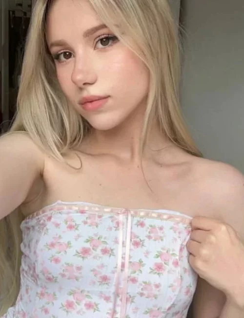 Fiary photo 7, slavic, slim, blonde hair, 165 cm, 49 kg, Small bust, Hong Kong
