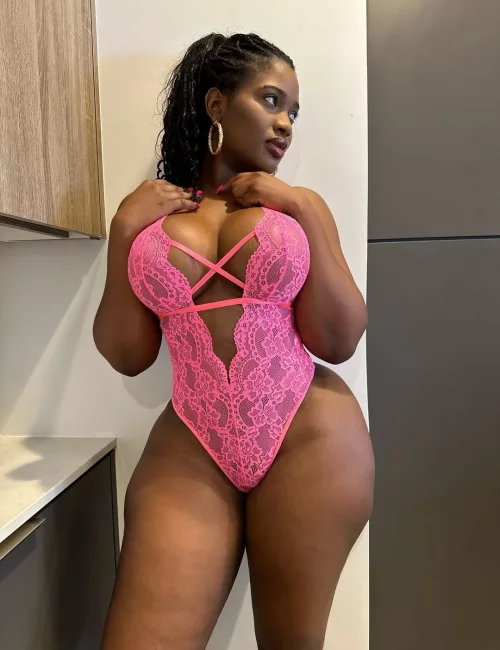 Fiiasa photo 3, european, average, black hair, 176 cm, 92 kg, Large bust, Hong Kong